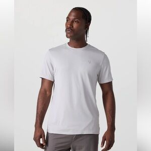 VUORI S/S CLEARVIEW Seamless TEE Size Lg Frost Grey Lightweight, Workout, NWT